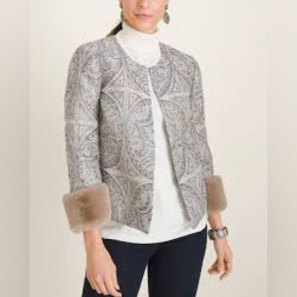 Chico’s Silver Beige Convertible Faux-fur Cuff Classic Jacquard Jacket Size M - Picture 3 of 12